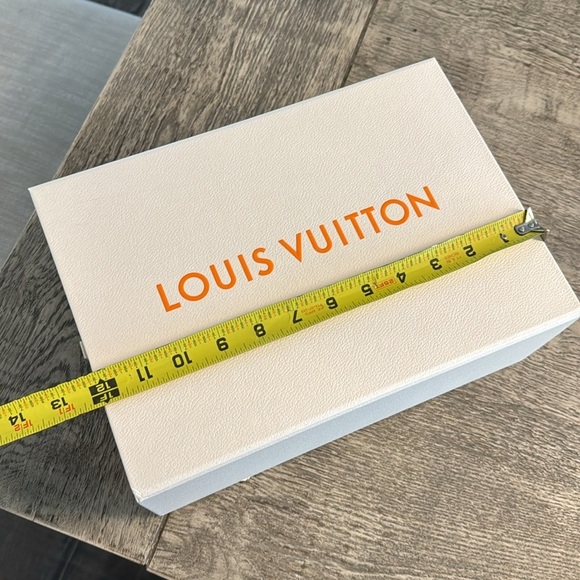 NWOT LOUIS VUITTON FOLDABLE BOX - Picture 4 of 17